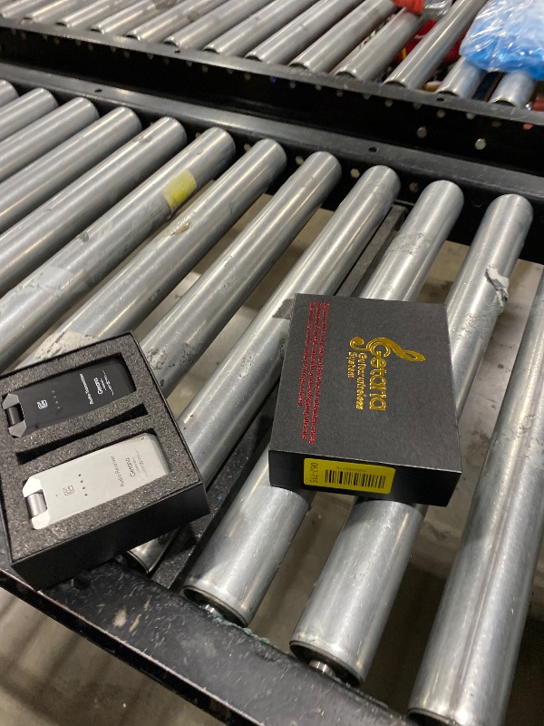 Photo 1 of Getaria Wireless Guitar Transmitter Receiver Set 5.8GH Wireless Guitar System 4 Channels for Electric Guitar Bass (Silver/Black)