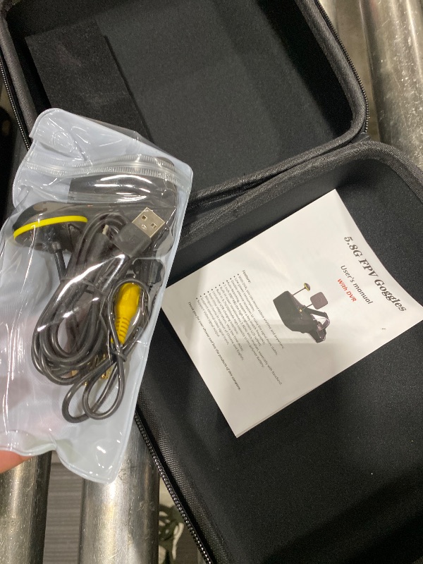 Photo 1 of EV800D FPV Goggles with DVR 5.8G 40CH 5 Inch 800x480 Build in Antenna Battery for Analog FPV Camera and Transmitter FPV Drone RC Car