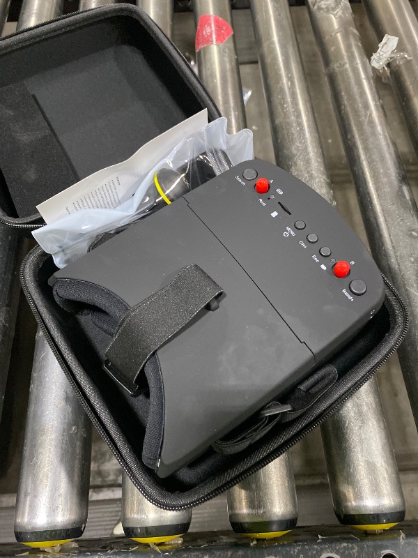 Photo 1 of EV800D FPV Goggles with DVR 5.8G 40CH 5 Inch 800x480 Build in Antenna Battery for Analog FPV Camera and Transmitter FPV Drone RC Car