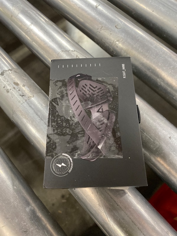 Photo 1 of DELTAHUB Carpio G2.0 - - Advanced Ergonomic Right-Handed Gaming Wrist Rest for Mouse - Superior Support for Serious Gamers - Anti-Fatigue, Smooth Glide (Large, Right, Black)