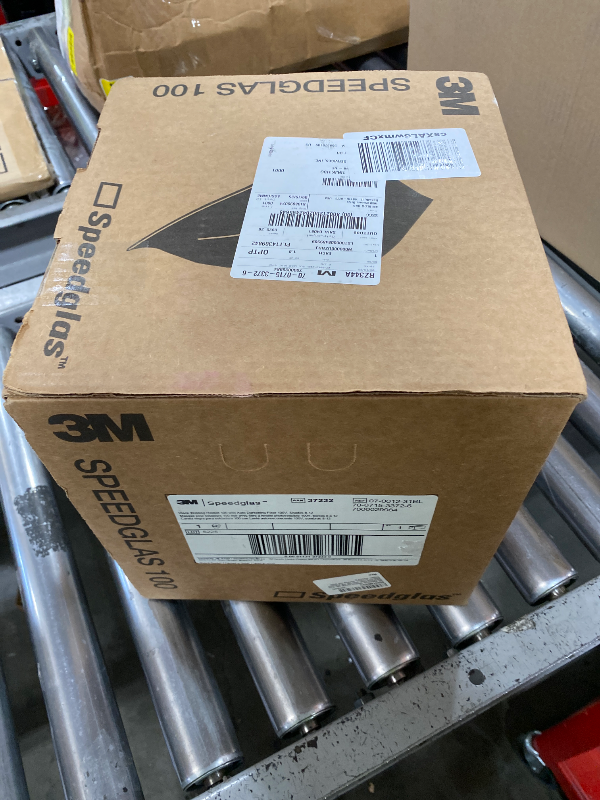 Photo 1 of 3M Speedglas Welding Helmet 100, Auto Darkening Filter 100V TIG 10A MIG/MAG Stick for Grinding, Sanding and Metal Repair, Student or Part Time Welder, 07-0012-31BL