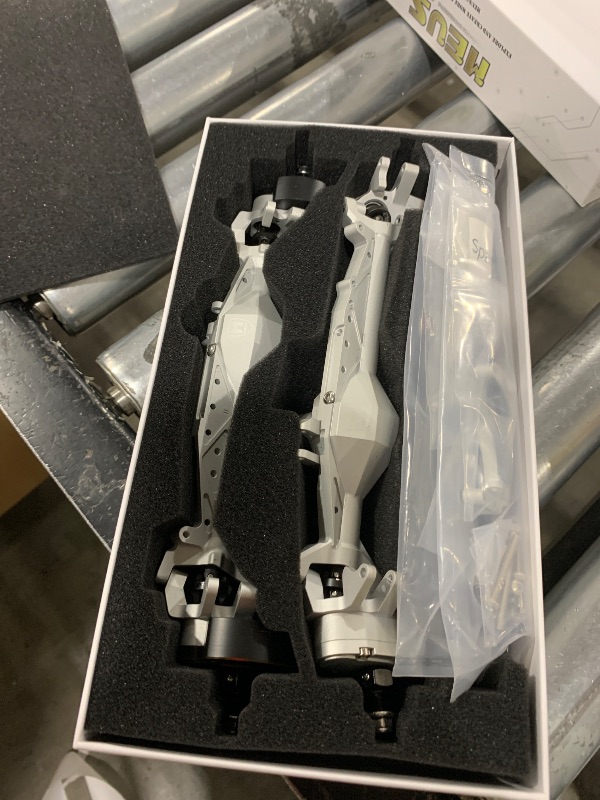 Photo 1 of MEUS RACING Capra 1.9 Portal Axles Kit with Isokinetic 3-Section CVDs and Ackerman Steering Structure for Axial Capra 1.9 4X4 and DIY SCX10 SCX10 II Upgrades Parts (Silver - 4WS)