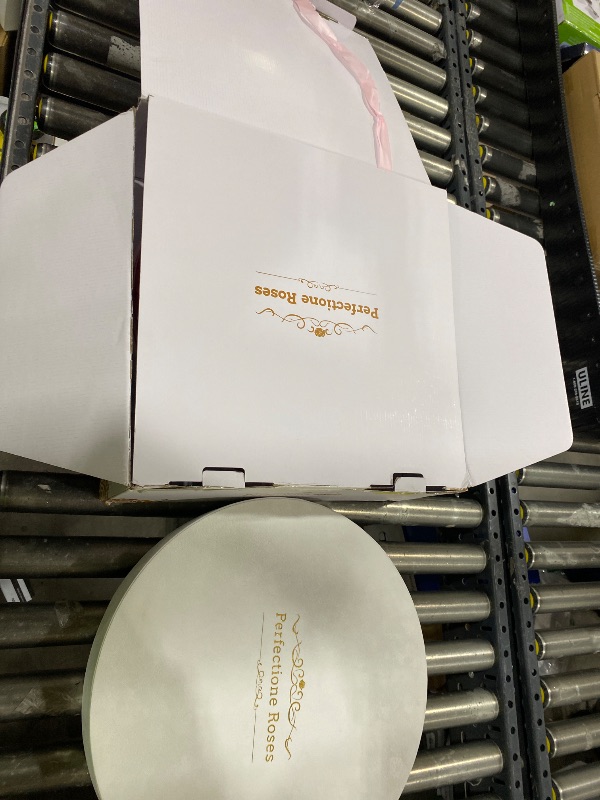 Photo 1 of 100 Piece Roses in a Velvet Box, Flowers for Delivery, Presereved Flowers Birthday Gifts for Women Mom and Wife (Pink)