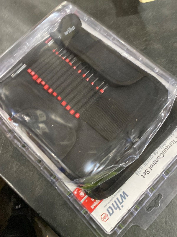 Photo 1 of Wiha 28792 Insulated Torque Control Driver & SlimLine Blade Set, 16 Piece, 18–62 in-lb, Slotted, Phillips, Torx & Square, 1000V VDE