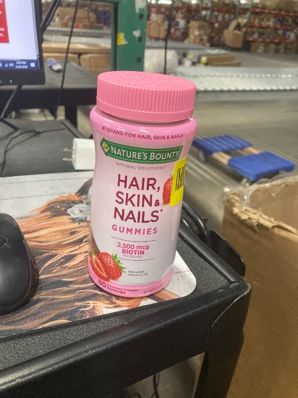 Photo 1 of **2 pack**Nature's Bounty Optimal Solutions Hair, Skin & Nails Vitamin Gummies with Biotin, 2500 mcg, Strawberry, 80 Count, 40 Total Servings