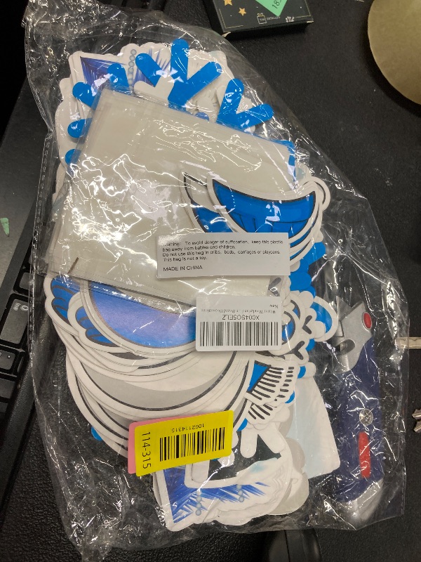 Photo 1 of 106pcs Winter Bulletin Board Decorations, Winter Wonderland Decorations Snowman Paper Cut-Outs, Christmas Bulletin Board Decorations DIY Snowman Photo Classroom Party