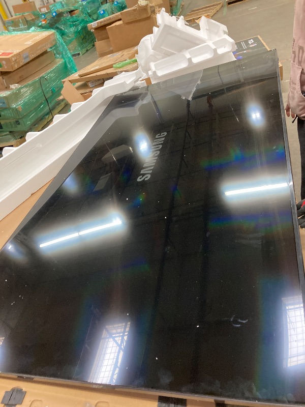 Photo 1 of **********BROKEN , NO RETURNS*********Samsung 98-Inch Class 4K Crystal UHD DU9000 Series HDR Smart TV, Object Tracking Sound Lite, Motion Xcelerator 120Hz, Supersize Picture Enhancer, Mega Contrast, Alexa Built-In (UN98DU9000, 2024 Model)