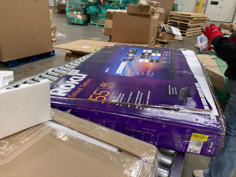 Photo 1 of ************NO RETURNS***********Roku Smart TV 2025 – 55-Inch Select Series, 4K HDR TV – Roku TV with Enhanced Voice Remote – Flat Screen LED Television with Wi-Fi for Streaming Live Local News, Sports, Family Entertainment