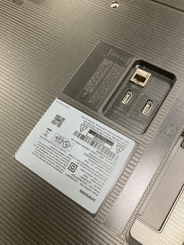 Photo 1 of *****NO RETURN. NO REFUND. BROKE *****NHSamsung 70-Inch Class Crystal UHD U8000F 4K Smart TV (2025 Model) Endless Free Content, Crystal Processor 4K, MetalStream Design, Knox Security, Alexa Built-in