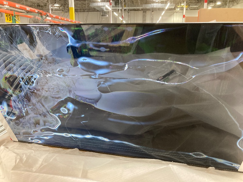 Photo 1 of *****NO RETURN. NO REFUND. BROKE *****NHSamsung 70-Inch Class Crystal UHD U8000F 4K Smart TV (2025 Model) Endless Free Content, Crystal Processor 4K, MetalStream Design, Knox Security, Alexa Built-in