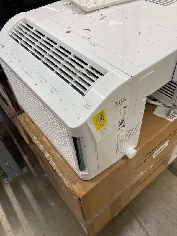 Photo 1 of ***DAMAGED -SELLING AS IS*** BLACK+DECKER Portable Air Conditioner, 8,000 BTU (3,950 BTU SACC) for Rooms up to 400 Sq. Ft., Portable AC with Follow Me Remote Control and Window Kit, BPACT08WT, White