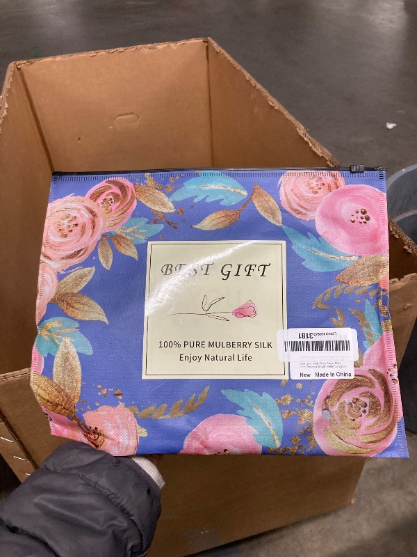 Photo 1 of 100% Pure Mulberry Silk Pillowcase Standard Size for Hair and Skin,Real Silk Pillow Cases with Zipper,Soft and Cooling,Both Sides Natural Slip Silk,Floral Print,1pc(20"x26", Pattern2)