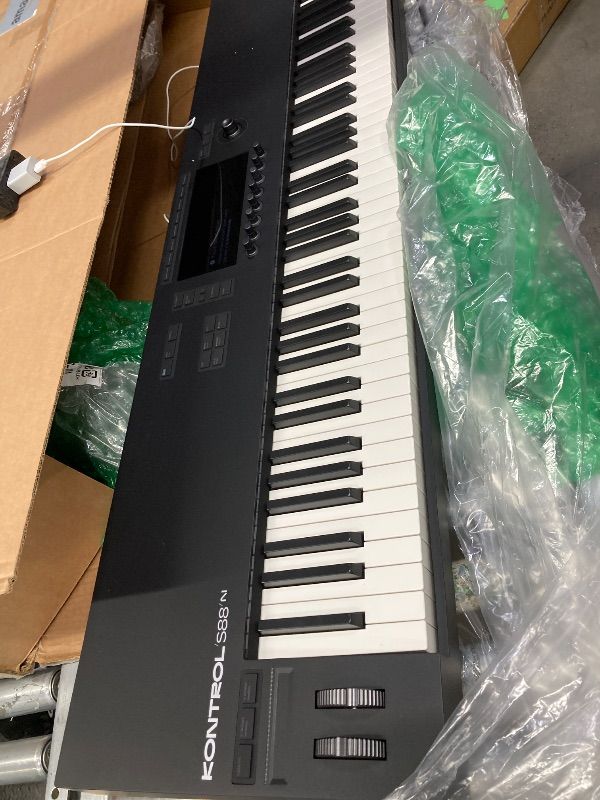 Photo 1 of **MISSING ALL ACCESSORIES/KEYBOARD ONLY***Native Instruments S-Series Komplete Kontrol S88 MK3 Keyboard Controller