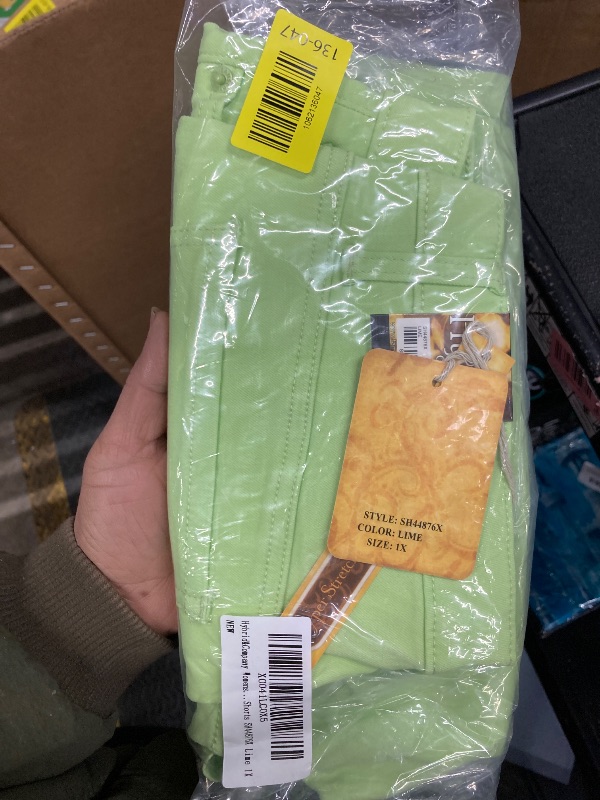 Photo 1 of & Company Womens Perfectly Shaping Hyper Stretch Shorts SH44876X Lime 1X