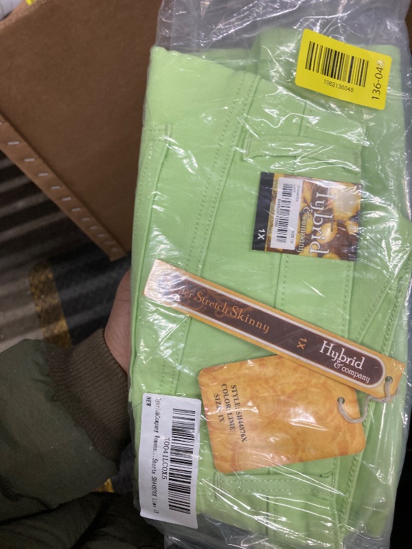 Photo 1 of & Company Womens Perfectly Shaping Hyper Stretch Shorts SH44876X Lime 1X