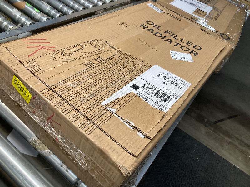 Photo 1 of ***DAMAGE POWER CORD*** PELONIS Radiator Heater for Large Space, Electric Oil Filled Radiator, Dual Knobs, 1500W, Quiet Space Heater, 3 Modes, Tip-over Protection