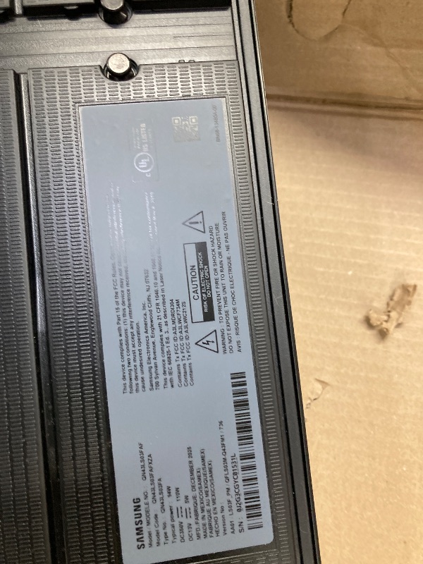 Photo 1 of **SHUT OFF AND ON/PARTS ONLY***Samsung 43-Inch Class The Frame LS03F 4K QLED Smart TV (2025 Model) Slim Fit Wall Mount, Modern Frame Design, NQ4 AI Gen2 Processor, Art Mode, Artful Picture Quality, Samsung Vision AI, Alexa Built-in