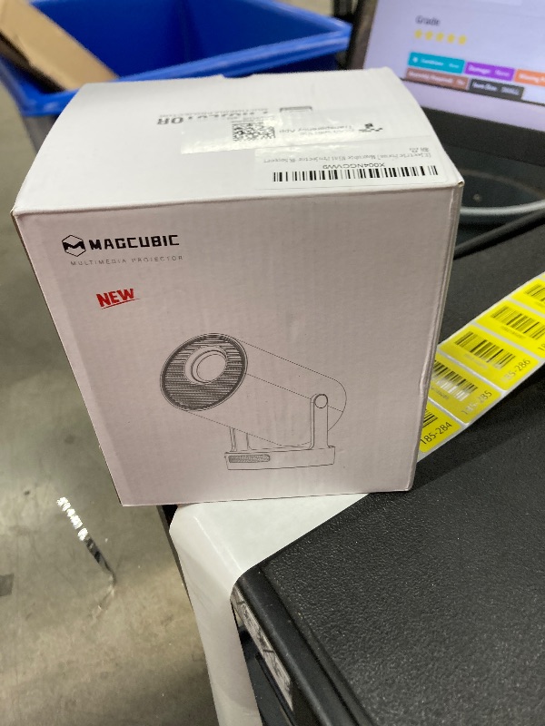 Photo 1 of ?Electric Focus?Magcubic Mini Projector 4K Support, Smart Projector with WiFi 6 and Bluetooth 5.4, 5W Soundbase Speaker, 180° Rotation, Portable Proyector for Home Theater