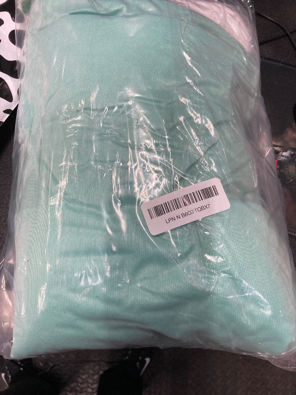 Photo 1 of **used, look dirty*Incontinence Bed Pads - Big Size - Reusable Waterproof Underpad Chair, Sofa and Mattress Protectors - Highly Absorbent, Machine Washable - for Children, Pets and Seniors (36x72 (Pack of 1), Green)