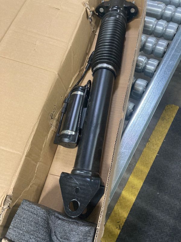 Photo 1 of ***MISSING PARTS -SELLING AS ONE ONLY*** SCITOO Air Struts Suspension Shocks Struts fit for Mercedes-Benz for GL350 2013-2015,for GL450 2013-2015,for GL500 2014-2015,for GL550 2013-2015 Front and Rear Suspensions Replacement Struts