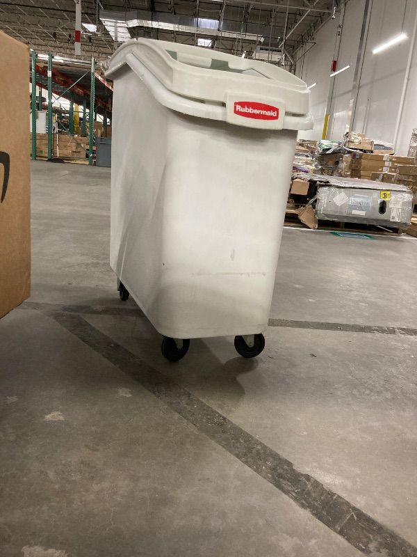 Photo 1 of ***THE CLEAR PORTION OF THE LID & SCOOPER IS MISSING*ITEM IS VERY DIRTY***Rubbermaid Commercial Products ProSave Shelf-Storage Ingredient Bin With Scoop 400-Cup Capacity Plastic White Sliding Lid Container with Wheels for Kitchen/Restaurant/Food Organizat