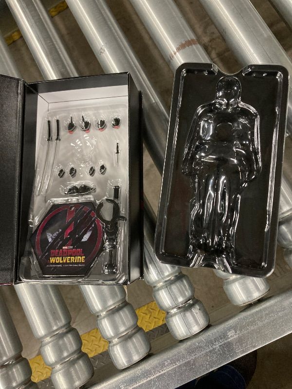 Photo 1 of ***MISSING PARTS -SELLING AS INCOMPLETE*** HWC Trading Ryan Reynolds Deadpool Presents