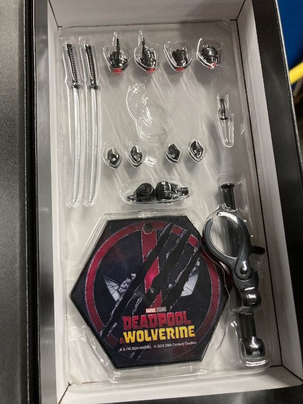 Photo 1 of ***MISSING PARTS -SELLING AS INCOMPLETE*** HWC Trading Ryan Reynolds Deadpool Presents