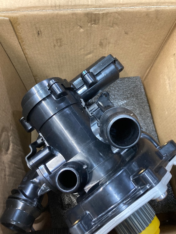 Photo 1 of 06L121012A Electric Water Pump Thermostat Assembly Coolant Pump With Gaskets for A3 Q3 Q7 Beetle Passat 2.0L Auxiliary Replace OE 06L121111J, 06L121111H, 06L121111G