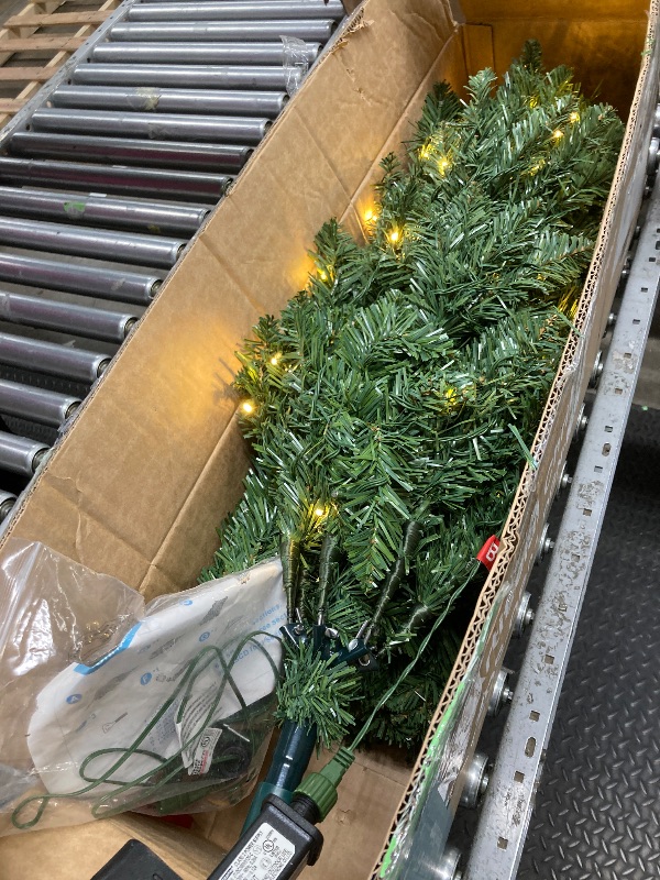 Photo 1 of *Missing tree stand?* Edx 6ft Pre- Artificial Christmas Tree, Prelighted Green Artificial Xmas Tree, With 700 Branch Tips, 250 Incandescent Lights & Foldable Base, For Home, Office, Party Decor