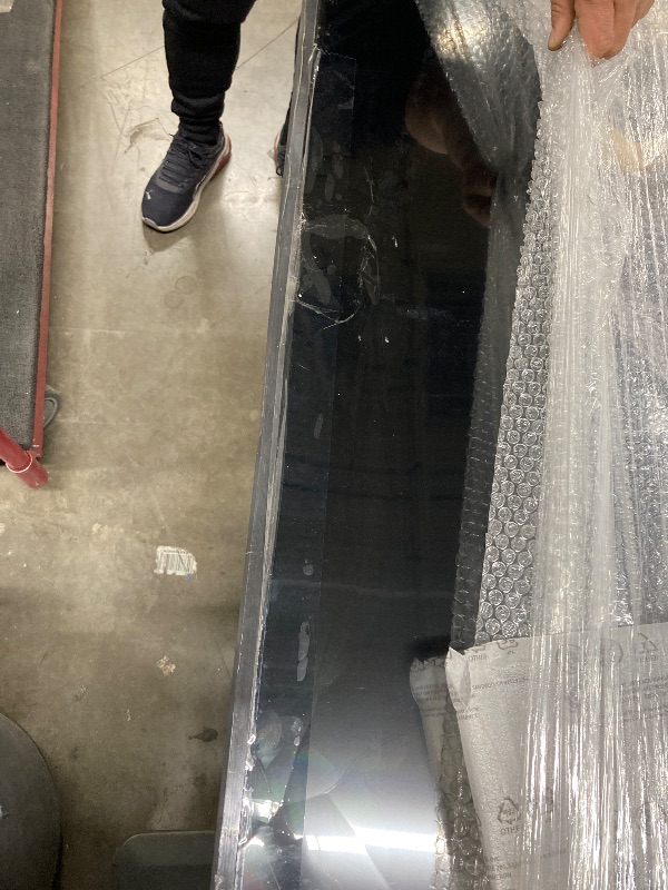 Photo 1 of **No refunds**SAMSUNG 85-Inch 4K Crystal UHD Smart TV UN85CU8000FXZA - Black (Renewed)
