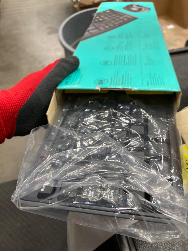 Photo 1 of **NO DONGLE**Logitech MK270 Wireless Keyboard and Mouse Combo for Windows, 2.4 GHz, 8 Multimedia Keys, PC, Laptop, Wireless Keyboard Compact Mouse Combo - Black