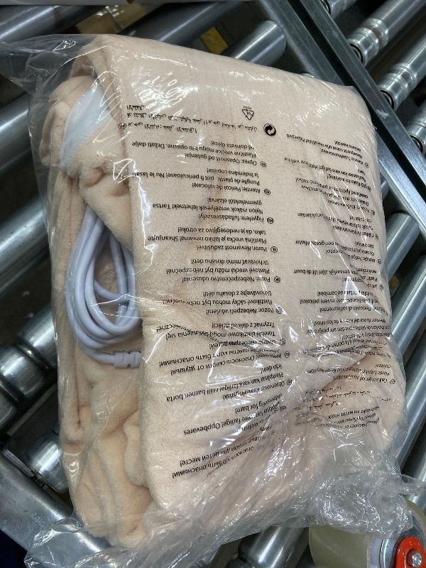 Photo 1 of ***DAMAGE -DARK DIRT SPOT -SELLING AS IS*** ACCU Heated Mattress Pad Queen, Quilted Electric Mattress Pad Bed Warmer  6 Heat Settings 10-Hour Auto Off, 17 Inch Deep Pocket, Machine Washable, Cream, 60in x 80in