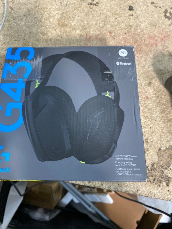 Photo 1 of ***FOR PARTS ONLY/MISSING DONGLE/ NON-FIUNCTIONAL*** Logitech G435 Lightspeed & Bluetooth Wireless Gaming Headset - Lightweight Over-Ear Headphones, Built-in mics, 18h Battery, Dolby Atmos, PC, PS4, PS5, Nintendo Switch/Switch 2, Mobile - Black Right phon