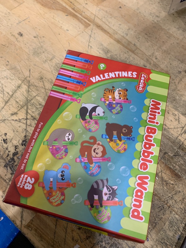 Photo 1 of **FACTORY SEALED** LEASEN Valentines Day Gifts for Kids, 28 Pack Mini Bubble Wands with Greeting Cards Valentines Animal Themes for Kids, Valentine's Day Classroom Exchange Gifts School Prizes Party Favor