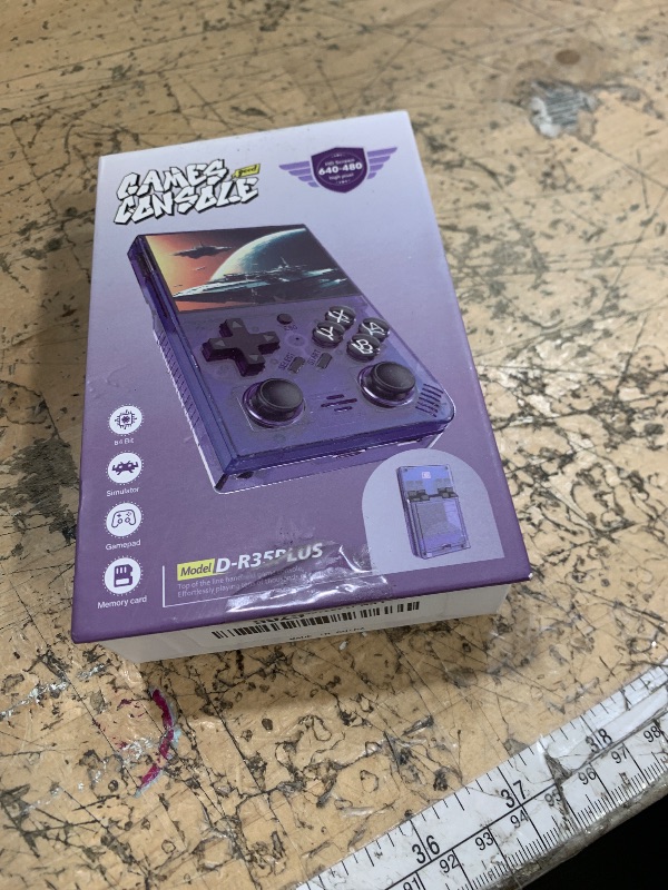 Photo 1 of ?R36MAX 4000mAh Portable Rechargeable Handheld Retro Game Console,Comfort Non-Slip Handheld Standing Retro Game Console with 64G TF Car,4.0-inch Screen,for Office,White