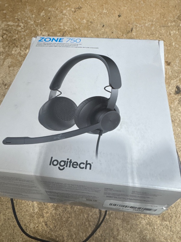 Photo 1 of ****UNKNOWN BRAND NAME WIRED EARPHONES SEE PHOTOS*** USB headset features premium audio drivers and advanced noise-canceling mic