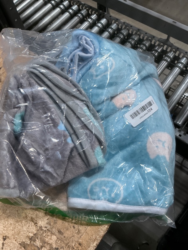 Photo 1 of 1 Pack Super Soft Fluffy Premium Cute Cat Pattern Pet Blanket Flannel Throw for Dog Puppy Kitten Blue/Cyan/Grey Medium(30x20 inch)