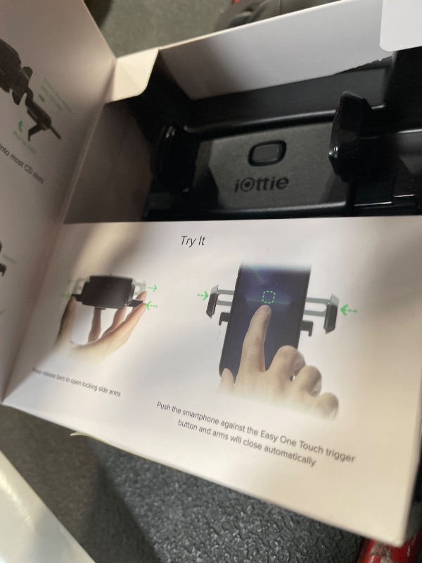 Photo 1 of 
IOttie Easy One Touch Mini CD Slot Mount and Phone Holder Black Plastic




















































































































1
0622
8121
7




















































