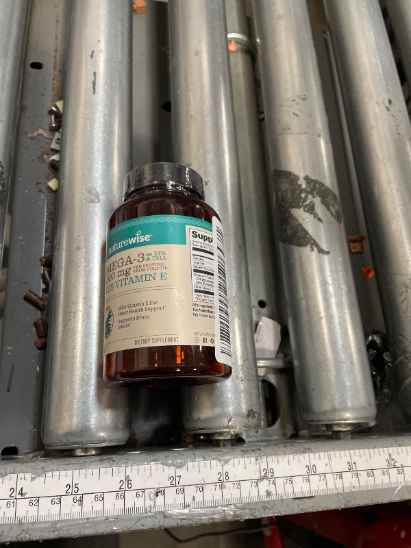 Photo 1 of *6/2028* NatureWise Extra-Strength Omega 3 Fish Oil Supplement - 1000mg per Serving - 600 EPA & 400 DHA and Vitamin E - Support for Heart & Brain Health - Lemon Flavor, GMO-Free - 60 Softgels[1-Month Supply]