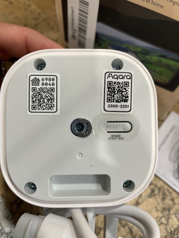Photo 1 of **FOR PARTS/ NON-FUNCTIONAL*** Aqara 4MP Camera Hub G5 Pro PoE, True Color Night Vision Security Camera Outdoor, HomeKit Secure Video, Thread Border Router, Local Detection, Thread/Zigbee, Supports Alexa, Google, Smartthings, White