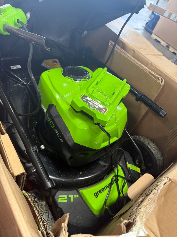 View 3 of *************DAMAGED/HEAVILY USED- FOR PARTS ONLY****************
Greenworks 40V 21" Brushless Cordless (Self-Propelled) Lawn Mower (75+ Compatible Tools), 5.0Ah Battery and Charger Included