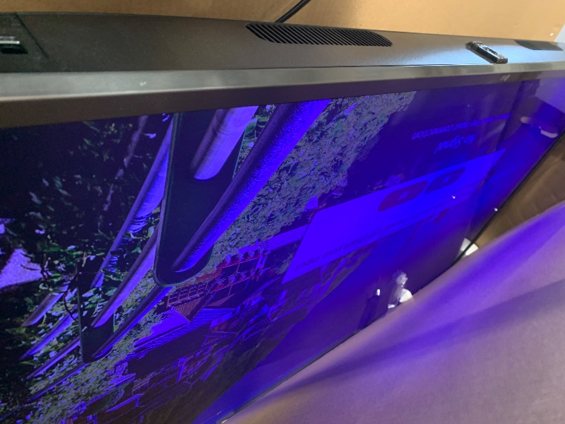 Photo 1 of ***********MISSING REMOTE- SCREEN HAS A BLUEISH TINT TO IT**************
Roku Smart TV – 50-Inch Select Series, 4K HDR TV – RokuTV with Enhanced Voice Remote – Flat Screen LED Television with Wi-Fi for Streaming Live Local News, Sports, Family Entertainme