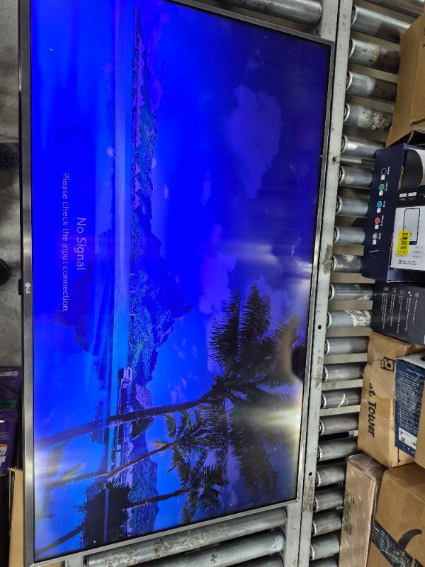 Photo 1 of ***********MISSING REMOTE- SCREEN HAS A BLUEISH TINT TO IT**************
Roku Smart TV – 50-Inch Select Series, 4K HDR TV – RokuTV with Enhanced Voice Remote – Flat Screen LED Television with Wi-Fi for Streaming Live Local News, Sports, Family Entertainme