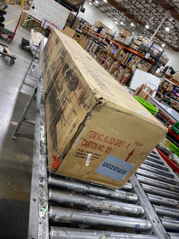 Photo 1 of
BOX 1 OF 3, BOX 2 OF 3 ** MISSING BOX 3 OF 3 *** PARTIAL SET
Meridian Furniture Bliss Collection Modern | Contemporary Velvet Upholstered Bed with Deep Button Tufting and Storage Compartments in Rails and Footboard, Gray, King