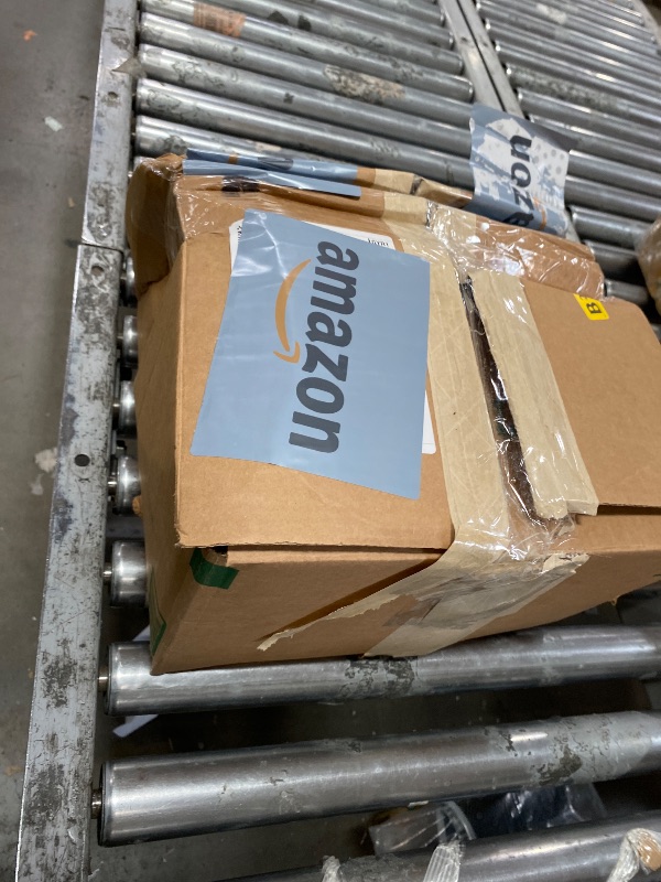 Photo 1 of *** PARTS ONLY****

Prepac Simply Modern 6-Drawer Double Dresser for Bedroom, Chest of Drawers, Modern Bedroom Furniture, 52.5” Wide x 16” deep x 29.5” Tall, Oak