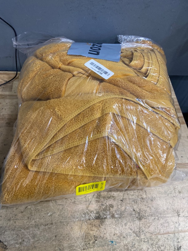 Photo 1 of (used, no packaging) Marvione Bath Towels Set 6 Piece, 100% Turkish Cotton Highly Absorbent and Soft Towels for Bathroom 2 Bath Towels 2 Hand Towels 2 Washcloths, Gold