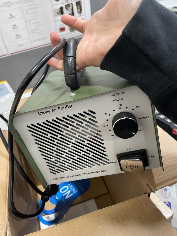 Photo 1 of 0zone Generator 125,000mg/h,0zone Machine for Car/Home/Smoke/Pet Odor, Covers up to 2,500 Sq. Ft.(Green)