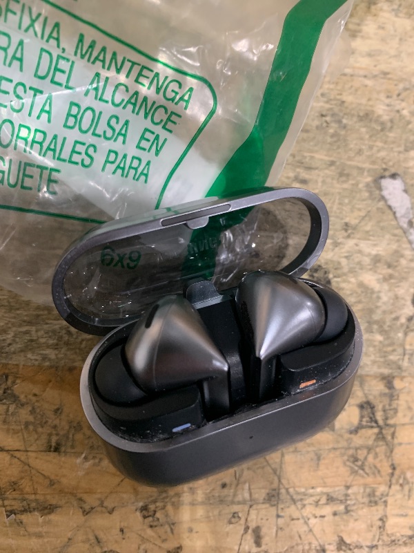 Photo 1 of **FOR PARTS ONLY***Samsung Galaxy Buds 3 Pro AI True Wireless Bluetooth Earbuds, Noise Cancelling, Sound Optimization, Redesigned Comfort Fit, Silver [US Version, Amazon Exclusive, 2Yr Warranty]