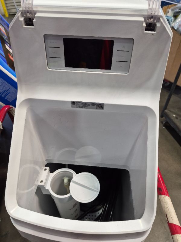 Photo 1 of *********************FOR PARTS ONLY**************
GE Smart Water Softener, 45,000 Grain, Reduce Hard Minerals to Whole House, Built-in WiFi with Water Flow Alerts, Soft Water for Shower, Appliances, and Plumbing, GXSH45W