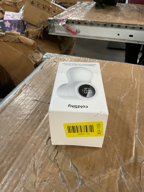 Photo 1 of ???????????? Fabric Shaver, coldSky Lint Remover for Clothes with 3 Replaceable Blades, Electric Lint Shaver with Digital Display, 3-Speeds Defuzzer for Removing Fuzz and Pill from Sweater